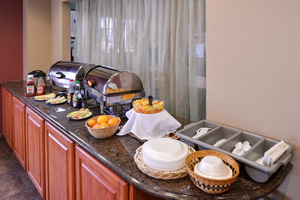 Country Hearth Inn & Suites Edwardsville Udogodnienia zdjęcie