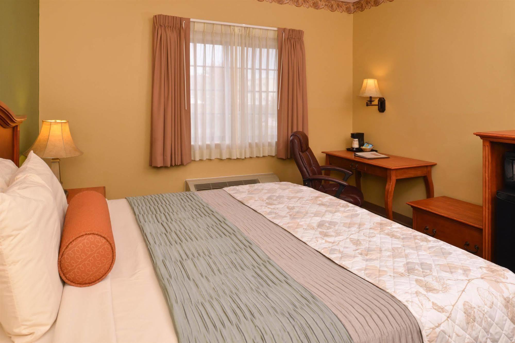 Country Hearth Inn & Suites Edwardsville Zewnętrze zdjęcie